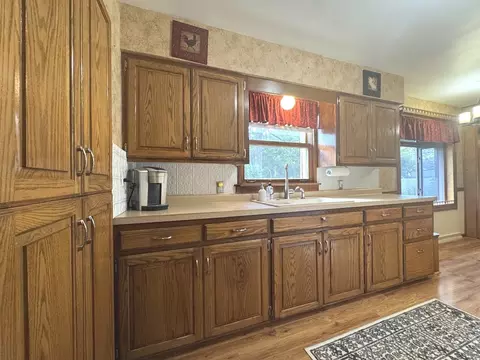 Kitchen - 1686 E Bourbonnais St, Kankakee, IL 60901 photo 3 of 4