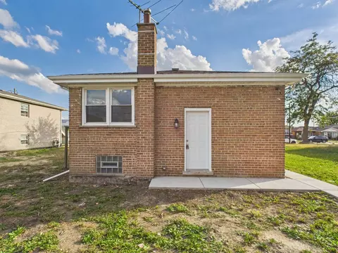 Exterior - 7216 W 63rd Pl, Summit, IL 60501 photo 2 of 3