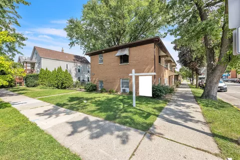 1547 Clinton Ave, Berwyn, IL 60402