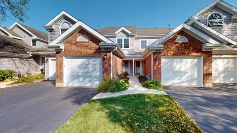 2026 N Stillwater Rd, Arlington Heights, IL 60004