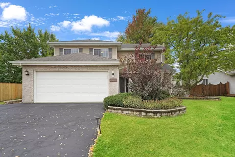 2723 Emma Cir, Aurora, IL 60504