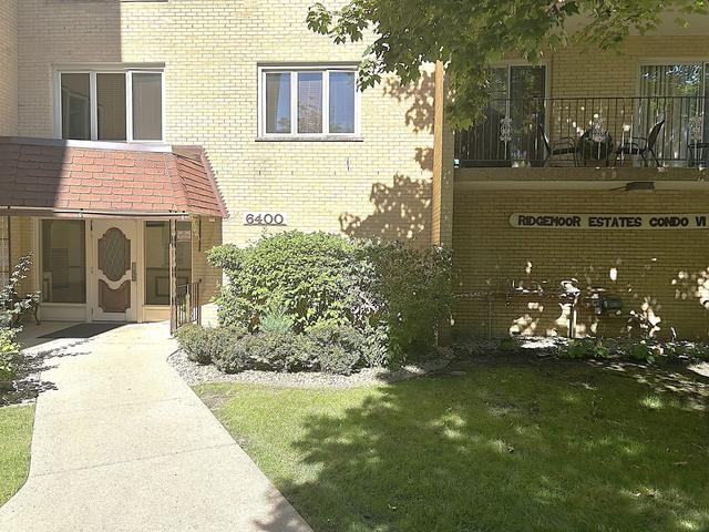 6400 W Belle Plaine Ave #303, Chicago, IL 60634