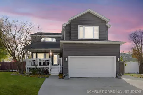 222 Meadows Dr, Sugar Grove, IL 60554