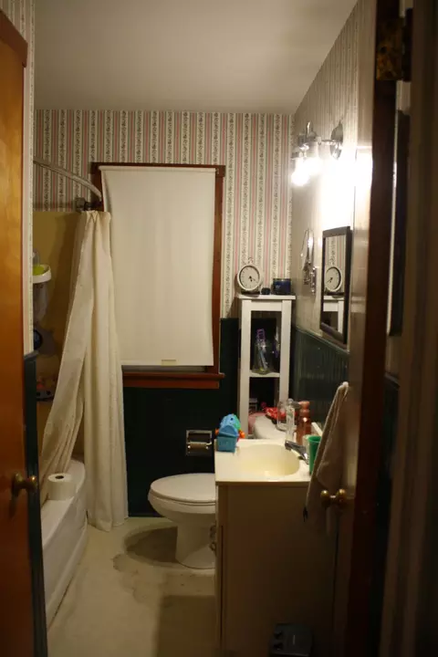 Bath - 1 Elm Dr, Bethany, IL 61914 photo 1 of 5