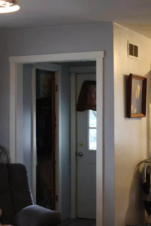 Entry Way - 1 Elm Dr, Bethany, IL 61914 photo 2 of 4