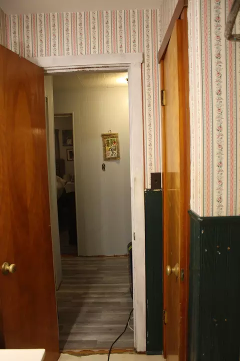 Bath - 1 Elm Dr, Bethany, IL 61914 photo 3 of 5