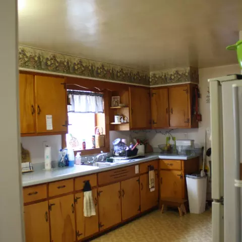 Kitchen - 1 Elm Dr, Bethany, IL 61914 photo 2 of 7