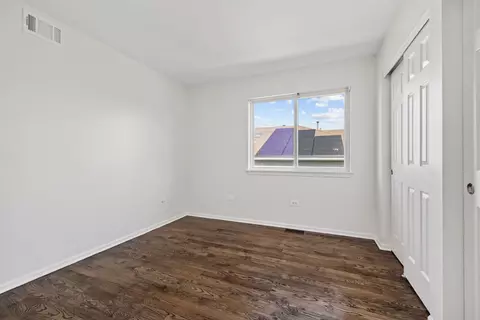 Bedroom - 147 Willow Bnd, Bolingbrook, IL 60490 photo 5 of 5