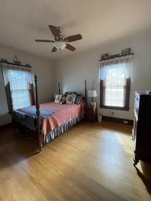 229 W Moore St, Ottawa, IL 61350 photo 9