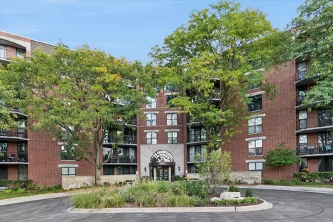 509 Aurora Ave #209, Naperville, IL 60540