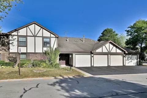 1264 Williamsburg Dr #D2, Schaumburg, IL 60193