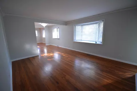 Living - Undisclosed, Hoffman Estates, IL 60169 photo 2 of 4