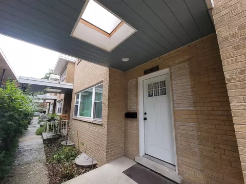 2036 W Morse Ave #D, Chicago, IL 60645