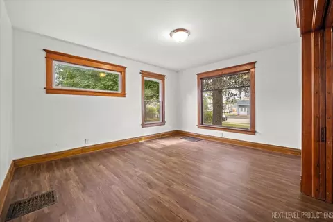 Living - 321 E Main St E, Plano, IL 60545 photo 1 of 3