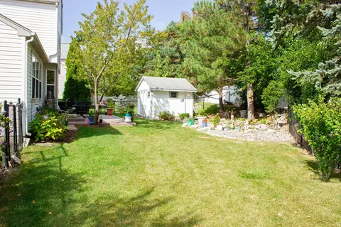 Exterior - 2300 Vineyard Ct, Elgin, IL 60123 photo 4 of 4