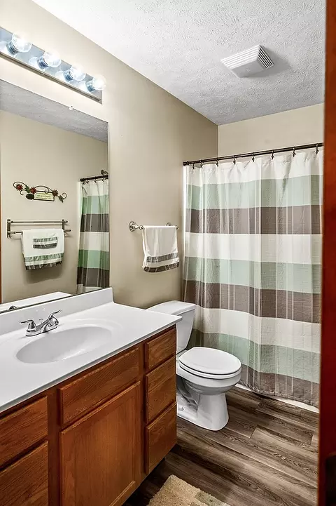 Bath - 2009 Marina Dr, Normal, IL 61761 photo 1 of 2