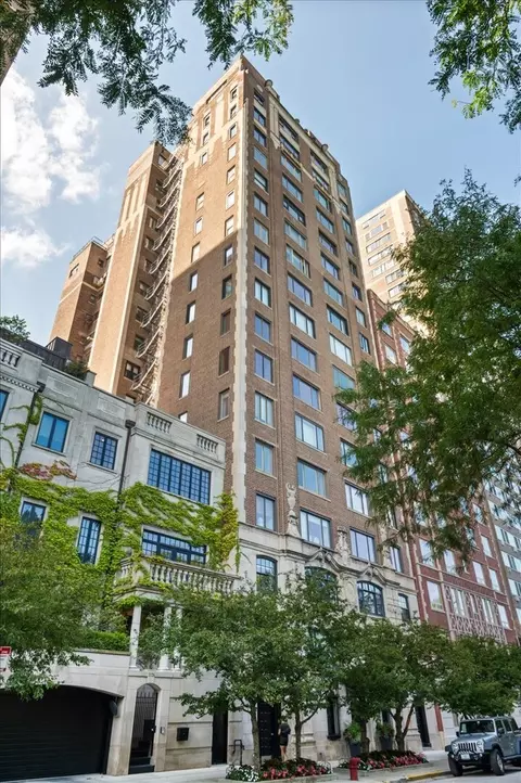 2130 N Lincoln Park West Ave #8N, Chicago, IL 60614