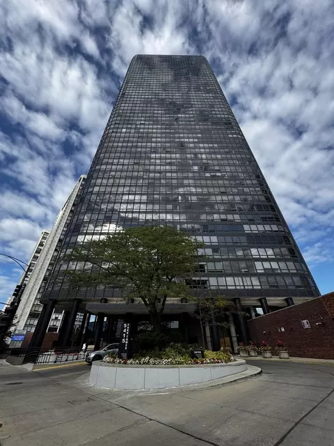 5415 N Sheridan Rd #5414, Chicago, IL 60640