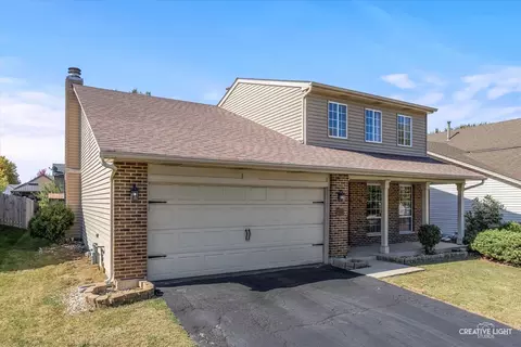 Exterior - 700 Mariner Dr, Elgin, IL 60120 photo 3 of 8