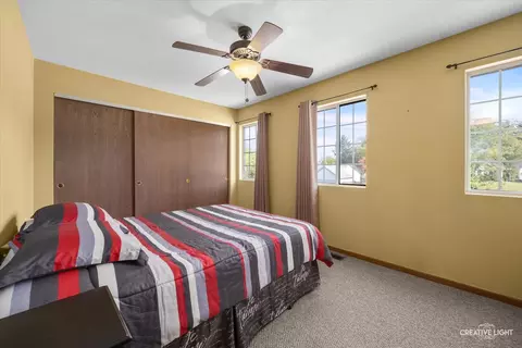 Bedroom - 700 Mariner Dr, Elgin, IL 60120 photo 1 of 6