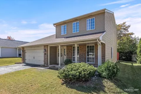 Exterior - 700 Mariner Dr, Elgin, IL 60120 photo 2 of 8