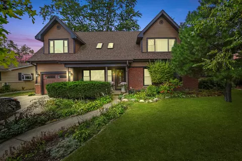 836 Bonita Ave, Elk Grove Village, IL 60007