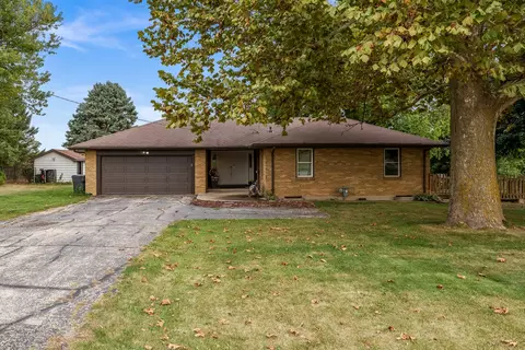 5553 Mulford Rd, Monroe Center, IL 61052
