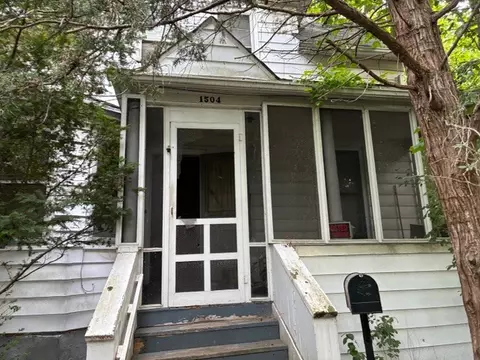 1504 W Glen Flora Ave, Waukegan, IL 60085