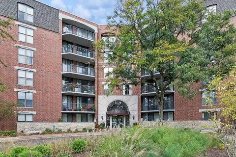 511 Aurora Ave #509, Naperville, IL 60540