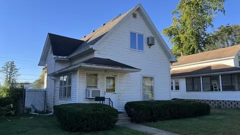 113 W Delaware St, Dwight, IL 60420