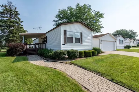 3188 Patricia Ln, Park City, IL 60085