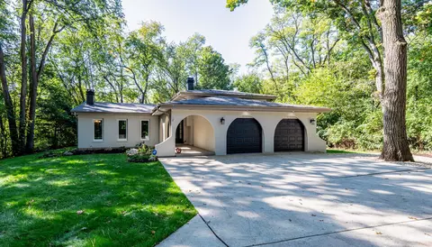 21 W405 Walnut Rd, Glen Ellyn, IL 60137