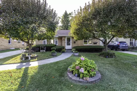 2232 Walnut St, Waukegan, IL 60087