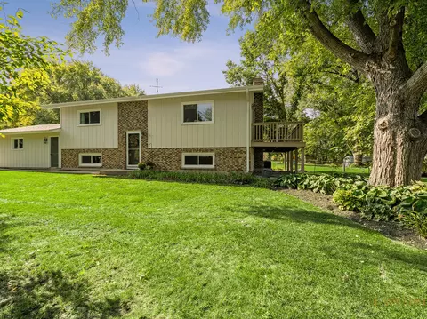 8514 Burton Rd, Wonder Lake, IL 60097