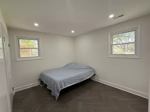 Bedroom - 881 E Thacker St, Des Plaines, IL 60016 photo 2 of 2