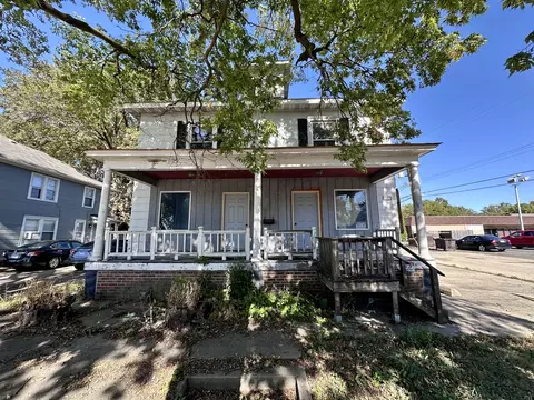 408 E 4th St, Sterling, IL 61081