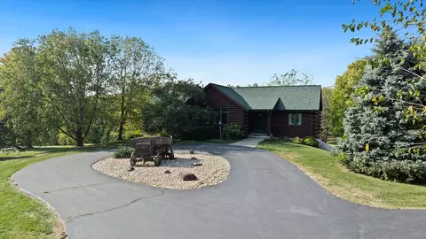 5810 W Lightsville Rd, Leaf River, IL 61047