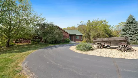 Exterior - 5810 W Lightsville Rd, Leaf River, IL 61047 photo 11 of 15