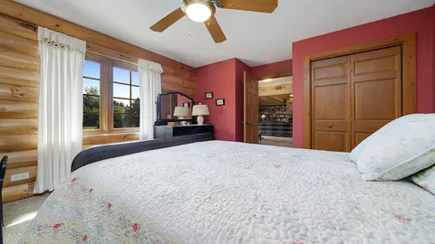 Bedroom - 5810 W Lightsville Rd, Leaf River, IL 61047 photo 2 of 6