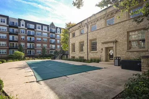 Exterior - 255 E Liberty Dr #302, Wheaton, IL 60187 photo 4 of 4