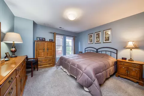Bedroom - 255 E Liberty Dr #302, Wheaton, IL 60187 photo 1 of 2