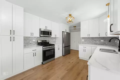 Kitchen - 14530 General Dr, Plainfield, IL 60544 photo 2 of 2