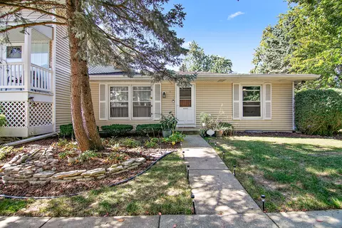 5340 Crescent Ln #C, Oak Forest, IL 60452
