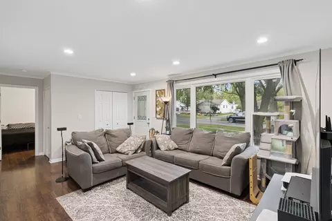 Living - 3100 Swallow Ln, Rolling Meadows, IL 60008 photo 1 of 1
