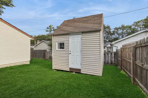 Exterior - 3100 Swallow Ln, Rolling Meadows, IL 60008 photo 3 of 4