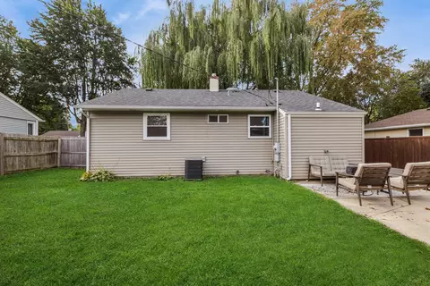 Exterior - 3100 Swallow Ln, Rolling Meadows, IL 60008 photo 4 of 4