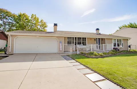 535 Estate Dr, Buffalo Grove, IL 60089