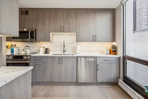 100 E Bellevue Pl #5E, Chicago, IL 60611 photo 6
