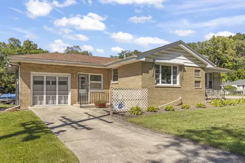 900 Meadow Ave, Rockdale, IL 60436