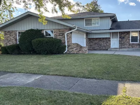 308 S Walnut St, Glenwood, IL 60425